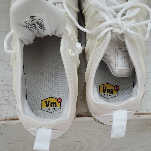 Nike White Lace-Up Sneakers - Picture 5 of 5